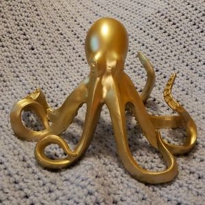Gold Octopus figure
